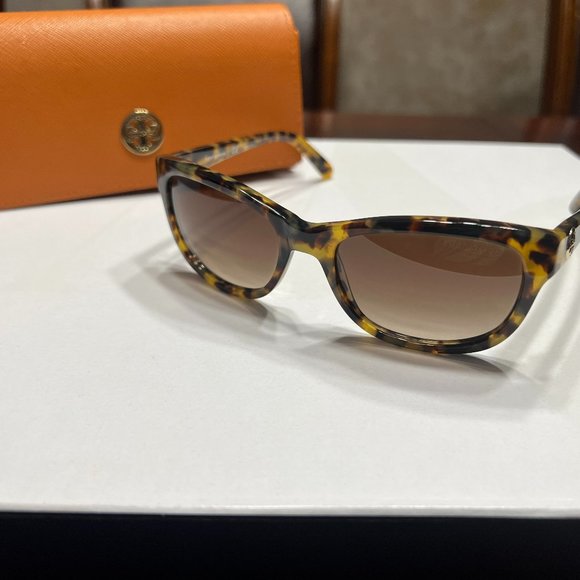 Tory Burch Accessories - Tory Burch Sunglasses